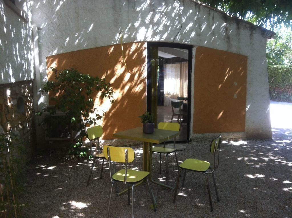 Hotel Du Coté de Chez Soi à La Ciotat Chambre photo
